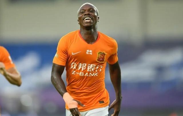 开云-武汉大腿国家队首秀进球+造点 去年为保级拒征召